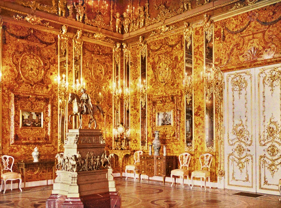 The original Amber Room at the Catherine Palace, photographed in autochrome color in 1917, before its 1941 removal by German forces