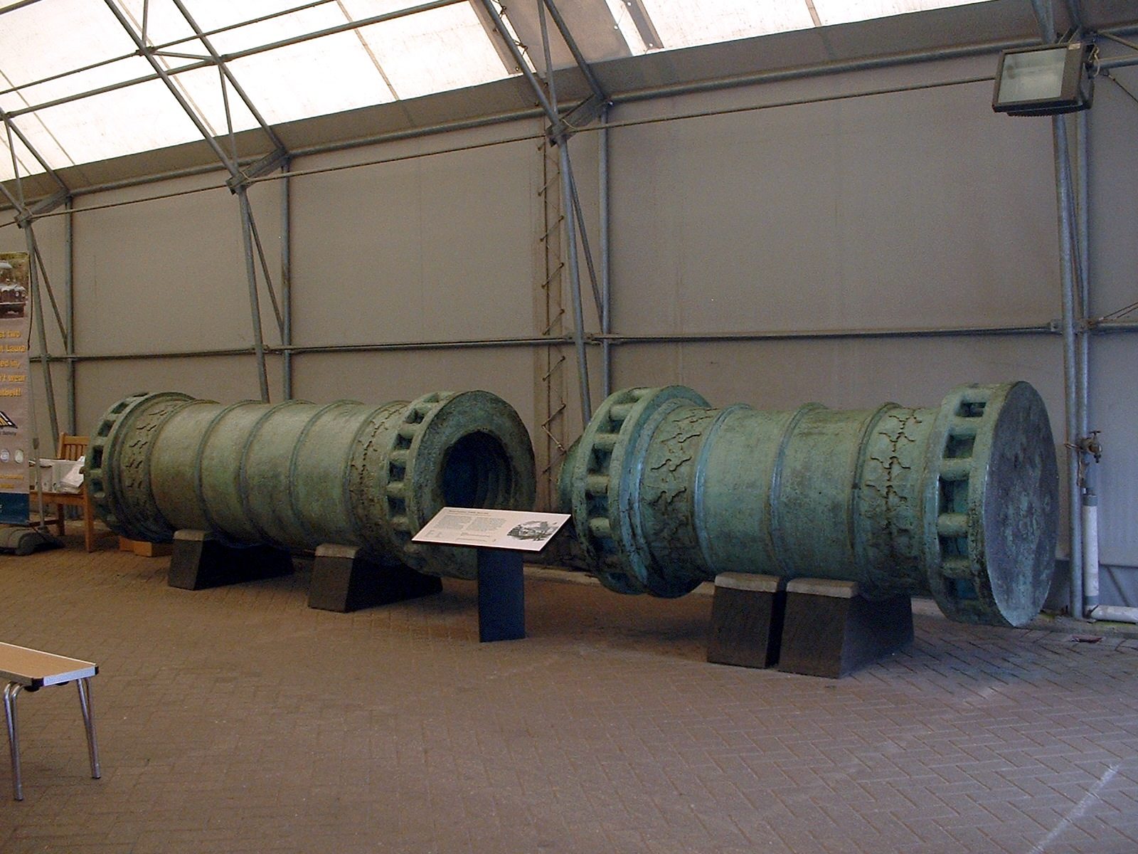 The Dardanelles Gun, a 1464 Ottoman bronze bombard modeled on Orban's original cannon, displayed at the Royal Armouries museum at Fort Nelson, Hampshire